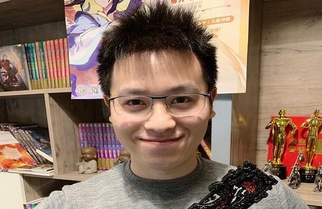 是牛百川,曾经也在笑笑那边效力,但是因为很多原因德云色竟没有留下他