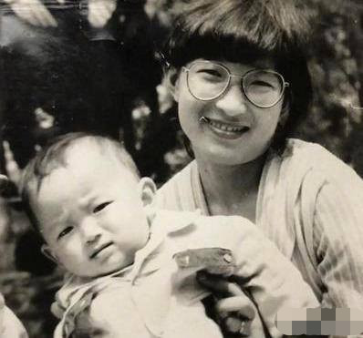 李静芝与儿子的老照片