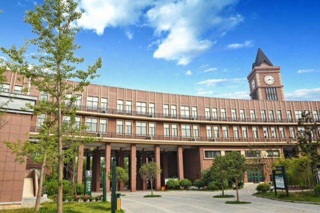 空港枫叶首届72名毕业生飞向世界百强大学|枫叶国际学校|录取通知