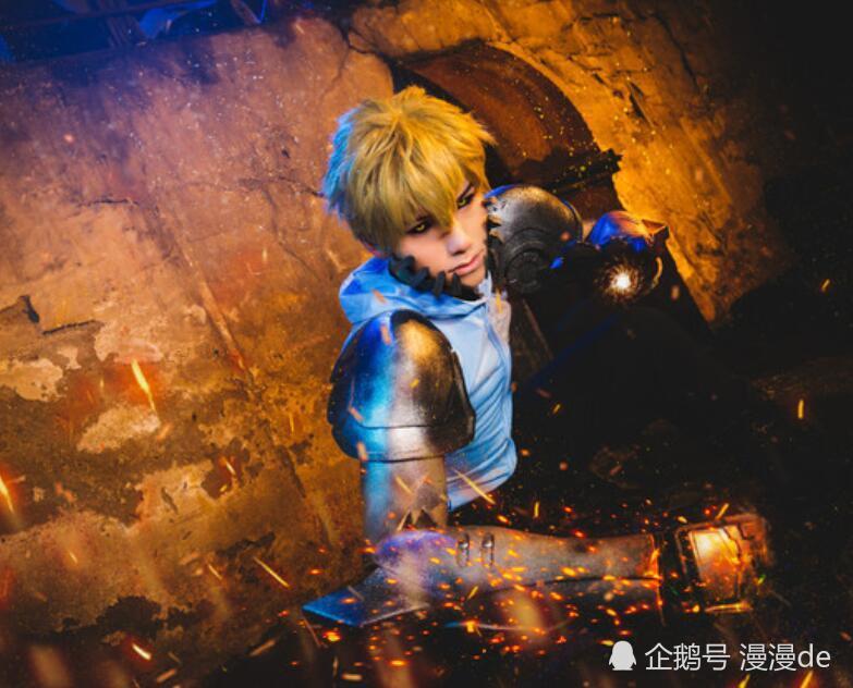 说实话,这个角色的cosplay一点都不难,只要用一个披风,外加一个光头就