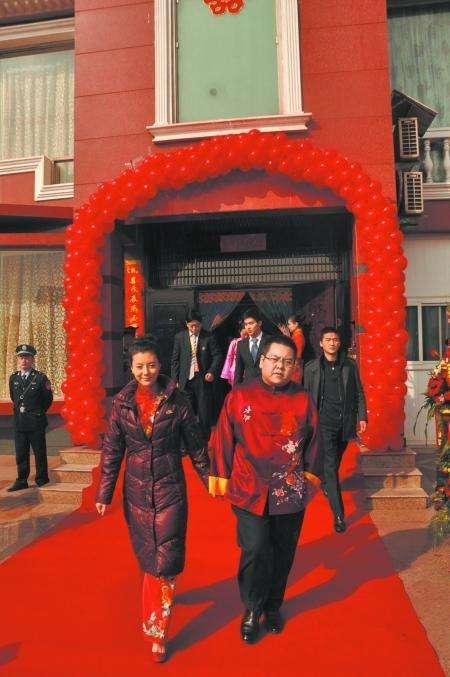 花5千万娶车晓,10余年败光上百亿,39岁李兆会如今混成了这模样