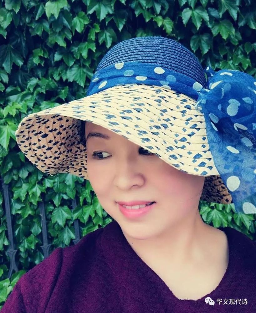 作者简介:江小清,曾用笔名江小青,七零后,山东青岛,喜欢写作,作品发表