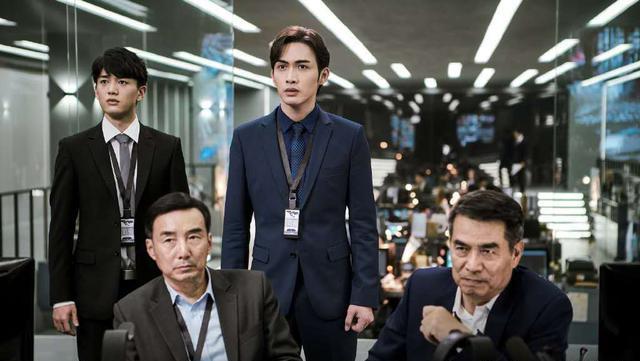 杨幂新剧《暴风眼》将播,警察造型英姿飒爽,演员阵容都是熟面孔_腾讯