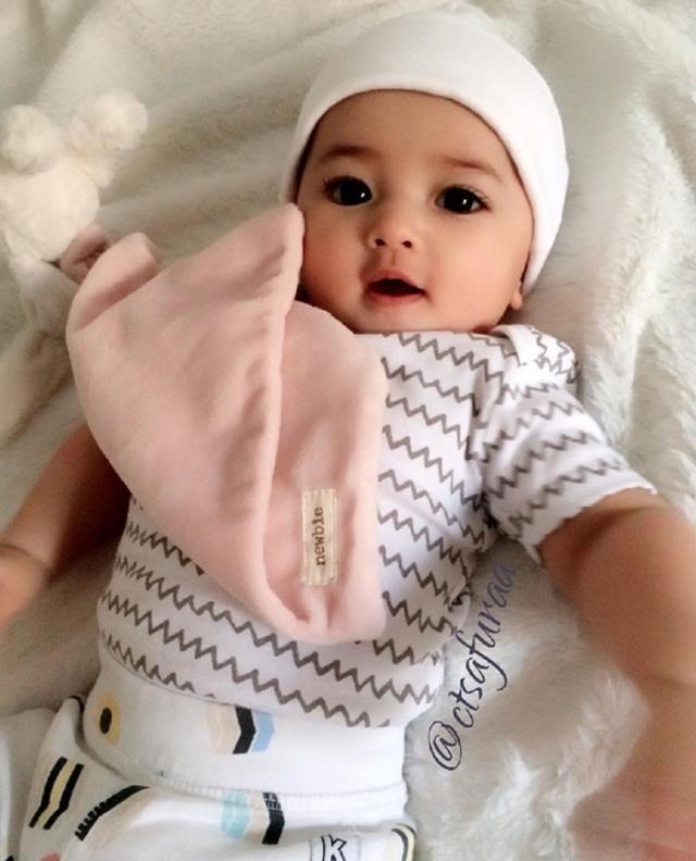 中国夫妻生下混血儿 3次亲子鉴定均为亲生 姥姥一语道出真相 腾讯新闻