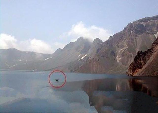 新疆天池水怪图片图片