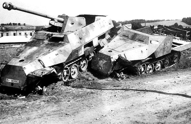 二战德国sdkfz25122万精油装甲车改装的歼击车