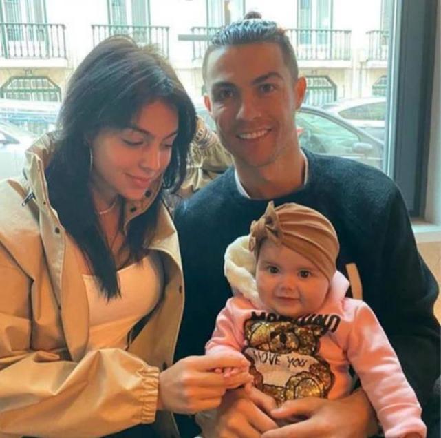 c罗大儿子迷你罗生母身份成谜后妈乔治娜讨好迷你罗有绝招