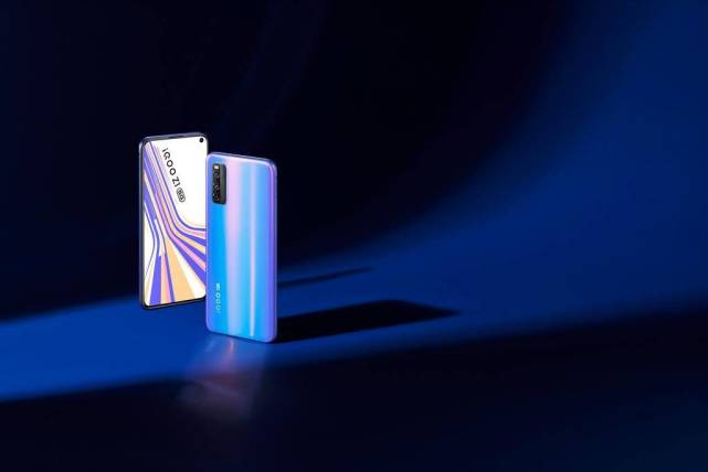 既狂野又浪漫iqooz1幻彩流星配色赏析