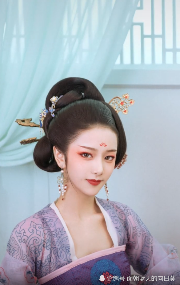 高中生仿妆佟丽娅开始以为蹭热度换上汉服后陶美人升级版