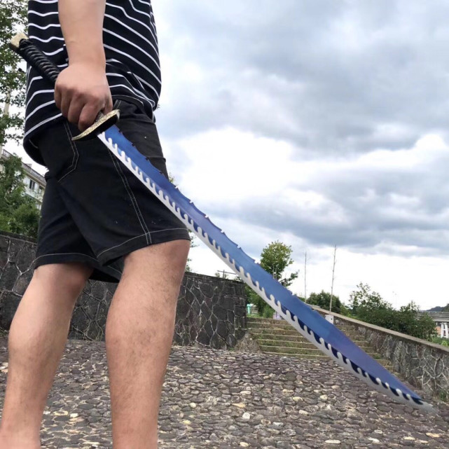 独行者-疾风,刀背竹节纹设计,刀身烤蓝工艺狼牙纹刃纹