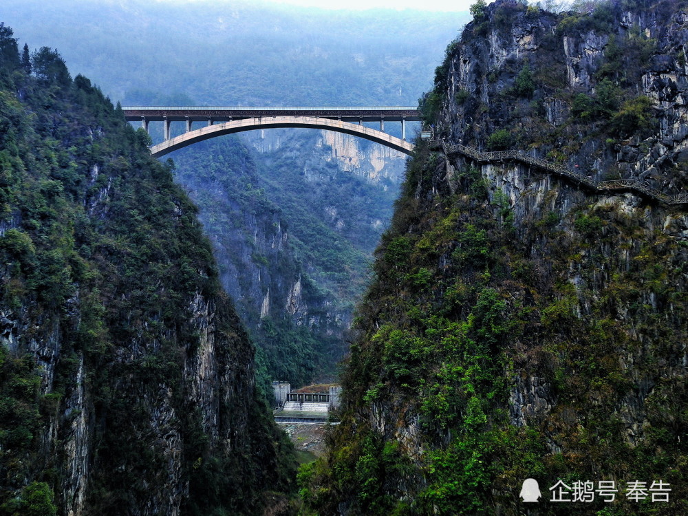 重庆芭拉胡大峡谷芭拉胡并不是一个湖而是奇幻莫测的峡谷秘境景象
