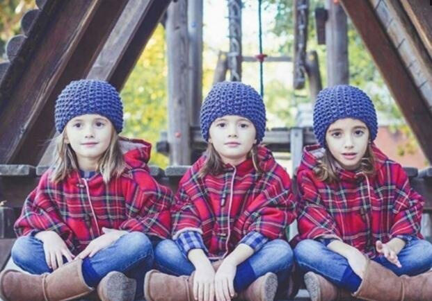 世界首例七胞胎吃42瓶奶用52个尿布如今23岁各个出众让人羡慕