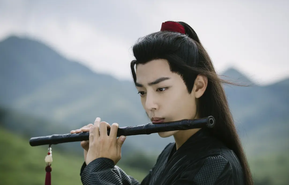 肖战|明星势力榜更新，王一博蝉联冠军，肖战惨跌至第六……