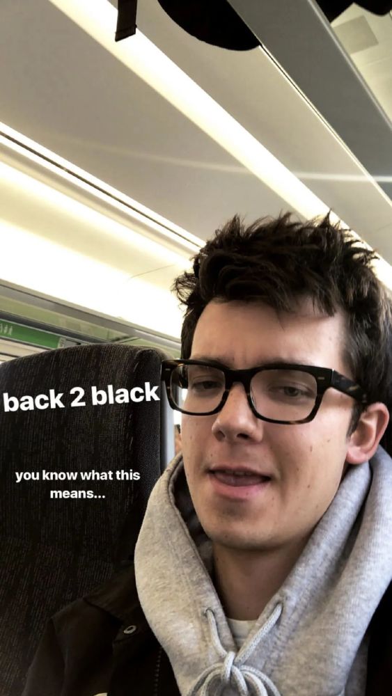 中,阿萨还会挑战rapper的角色,和佩内洛普·威尔顿一同上演一出黑色