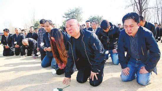 从当年那个三进北京连饭都吃不起的小黑胖子到今天成为著名的非主流