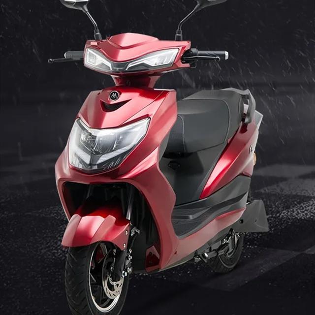 爱玛又推新电动车畅途,配备60v32ah铅酸电池,最大续航150km!_腾讯新闻