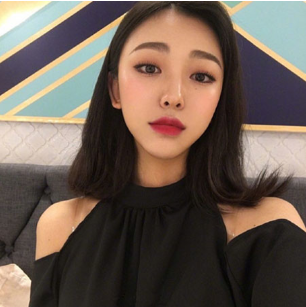 法式刘海,青春气息就出来了,人畜无害的气质,简直是"渣女"必备发型了!