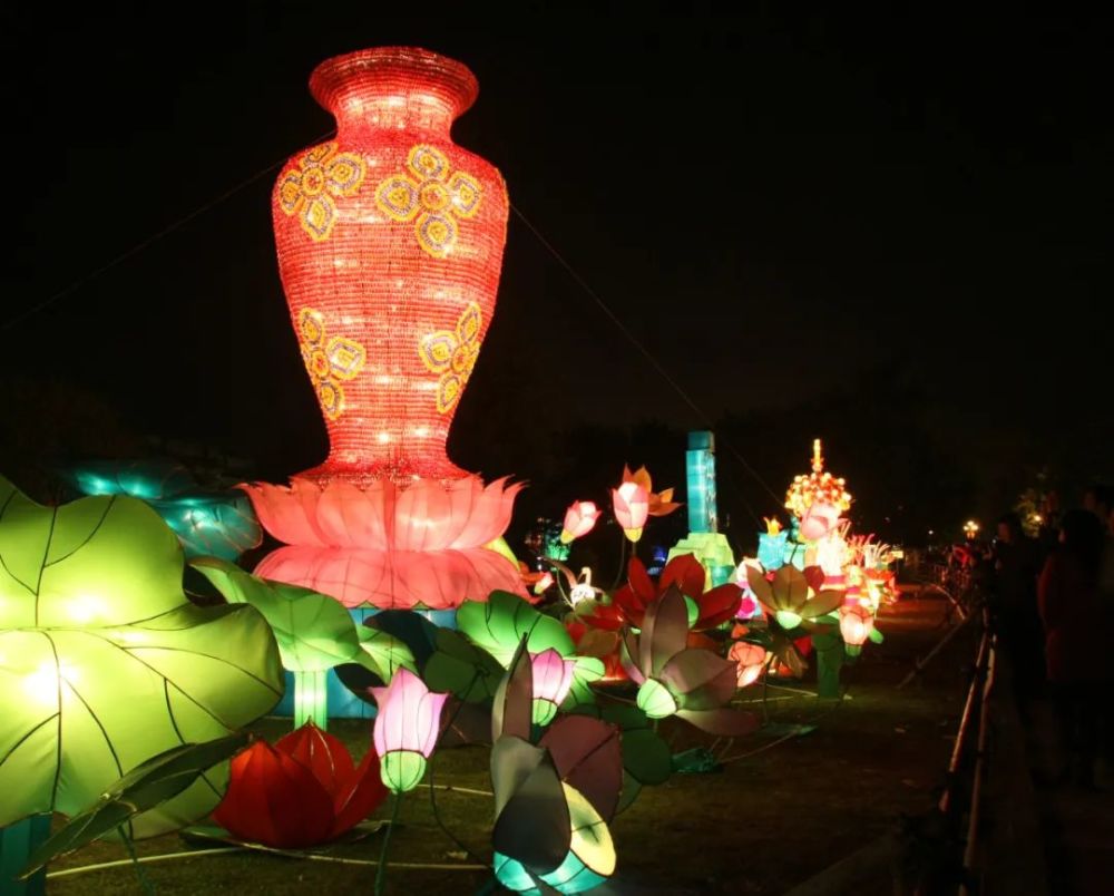 潮州花灯节来源:方志广东