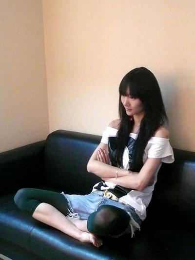 《十七岁不哭》,据说是李晨的初恋女友,随后还与当年大火的苏有朋一起