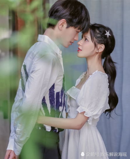 丁禹兮张予曦合体拍写真,荧幕上满满的cp感,效果简直a爆了!_腾讯新闻