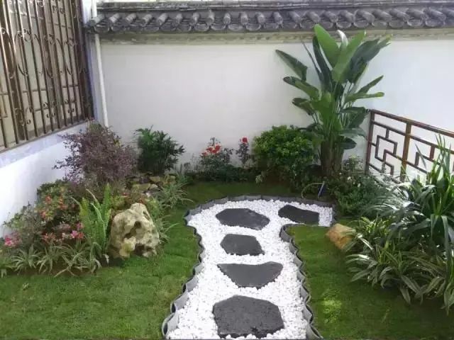 家里自建房阳台改造小花园,朋友看了都说漂亮!