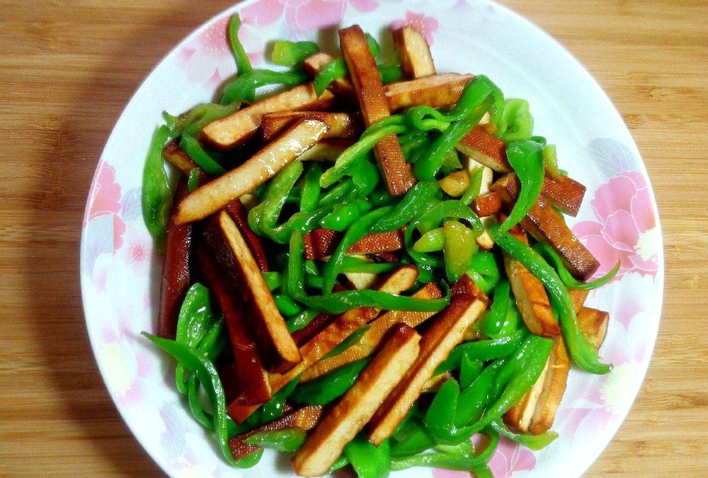 家常菜青椒炒豆干,常吃减肥瘦身,如何才能做得美味?