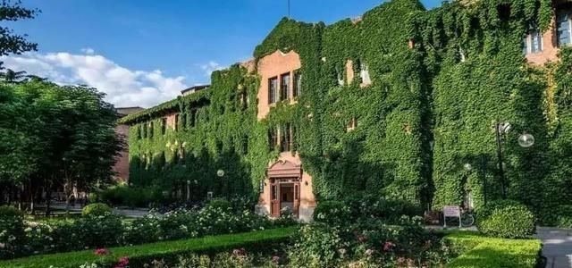 不想让女儿谈恋爱,就把她们送到中国仅有的3所女子大学,很不错