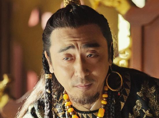 里也是萧思温的女儿,是萧家三姐妹中的老二,嫁给了季晨饰演的耶律喜隐