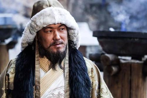 考古|内蒙元代窖藏出土了一个高足杯，这件文物，竟比元青花还要珍贵