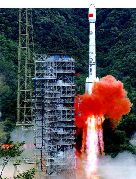 在今年新冠肺炎疫情特殊环境下,北斗工程全线在组网任务和疫情防控两