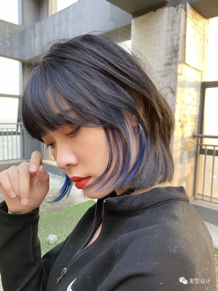 2020年最火的挂耳染短发