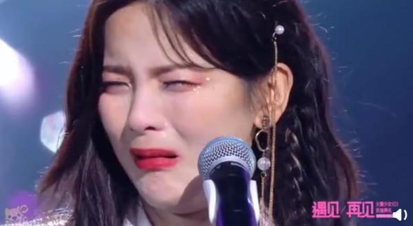 火箭少女正式解散！杨超越当场泪奔：干啥都不行，跟老板吵架第一名（组图） - 5
