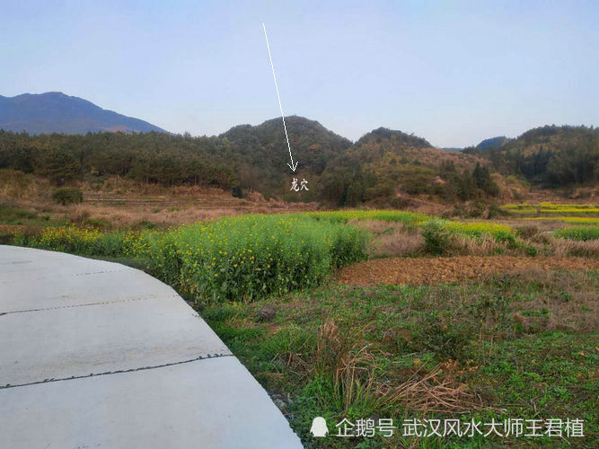 好的风水墓地龙脉有何不一样看风水大师湖南长沙寻龙实拍