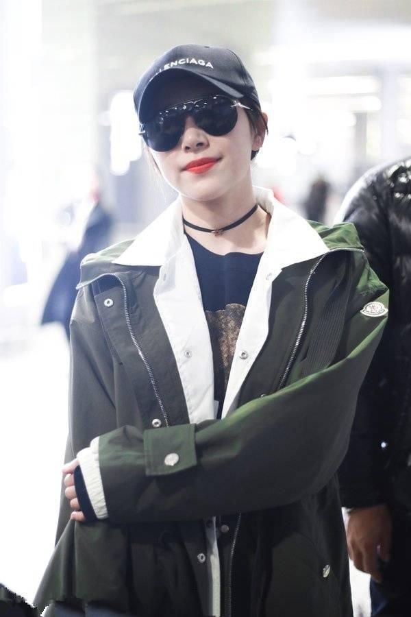 脖子短还敢戴"狗链",林允踩雷,关晓彤和热巴一比就垮了!_腾讯新闻