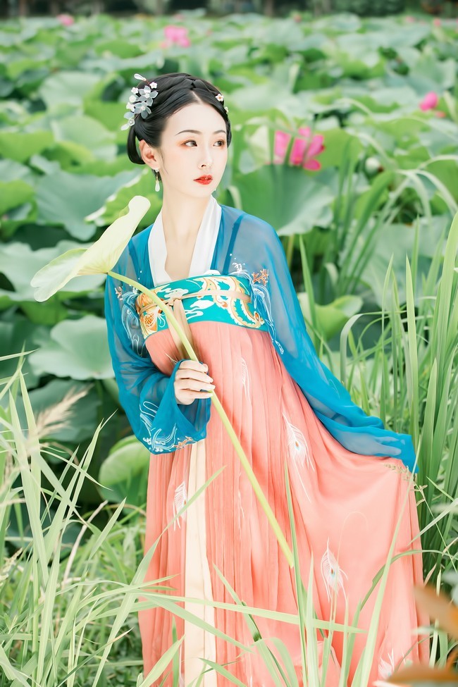 古装摄影 汉服cosplay正片,风吹荷花,开出盛夏