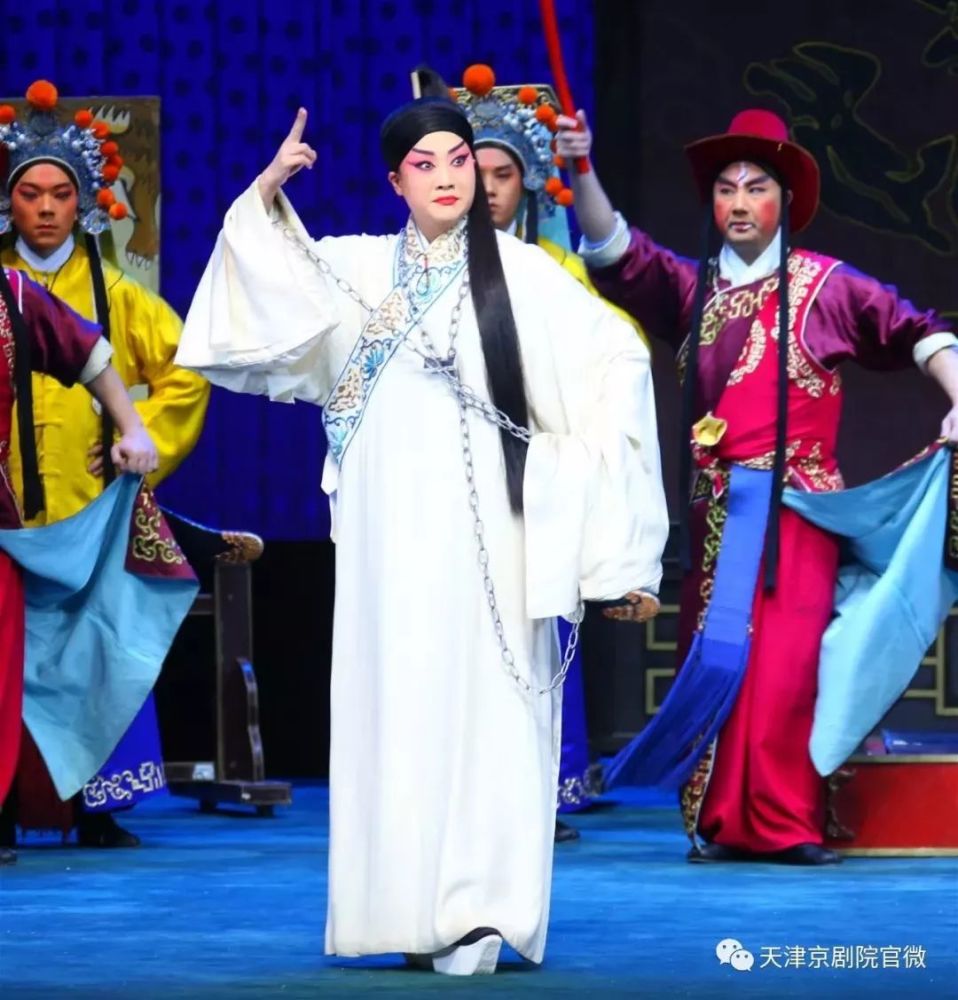 王艳主演京剧《谢瑶环》:看大唐女检察官的案情与爱情_腾讯新闻