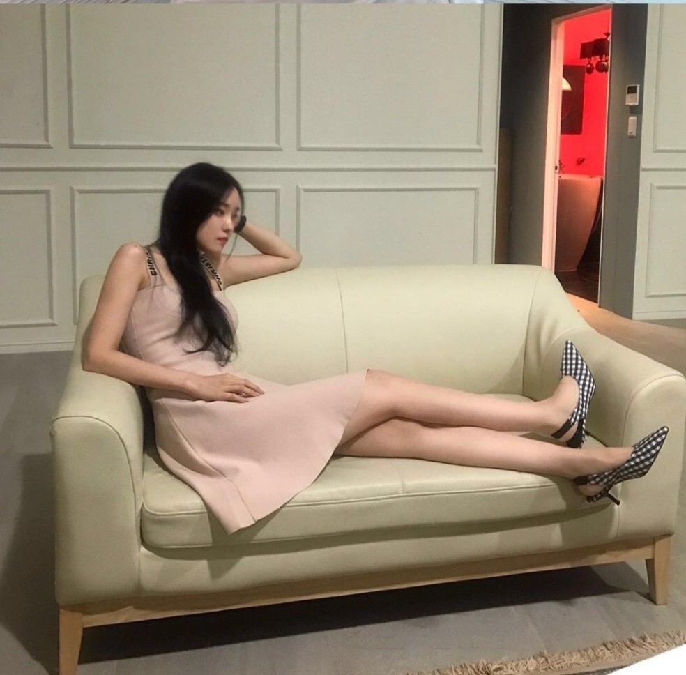 31岁朴孝敏私服大盘点,走轻熟风性感优雅,大秀纤瘦美腿_腾讯新闻