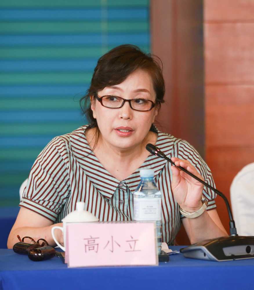 《光明日报》文艺部副主任李春利强调《最美的乡村》对扶贫干部的形象