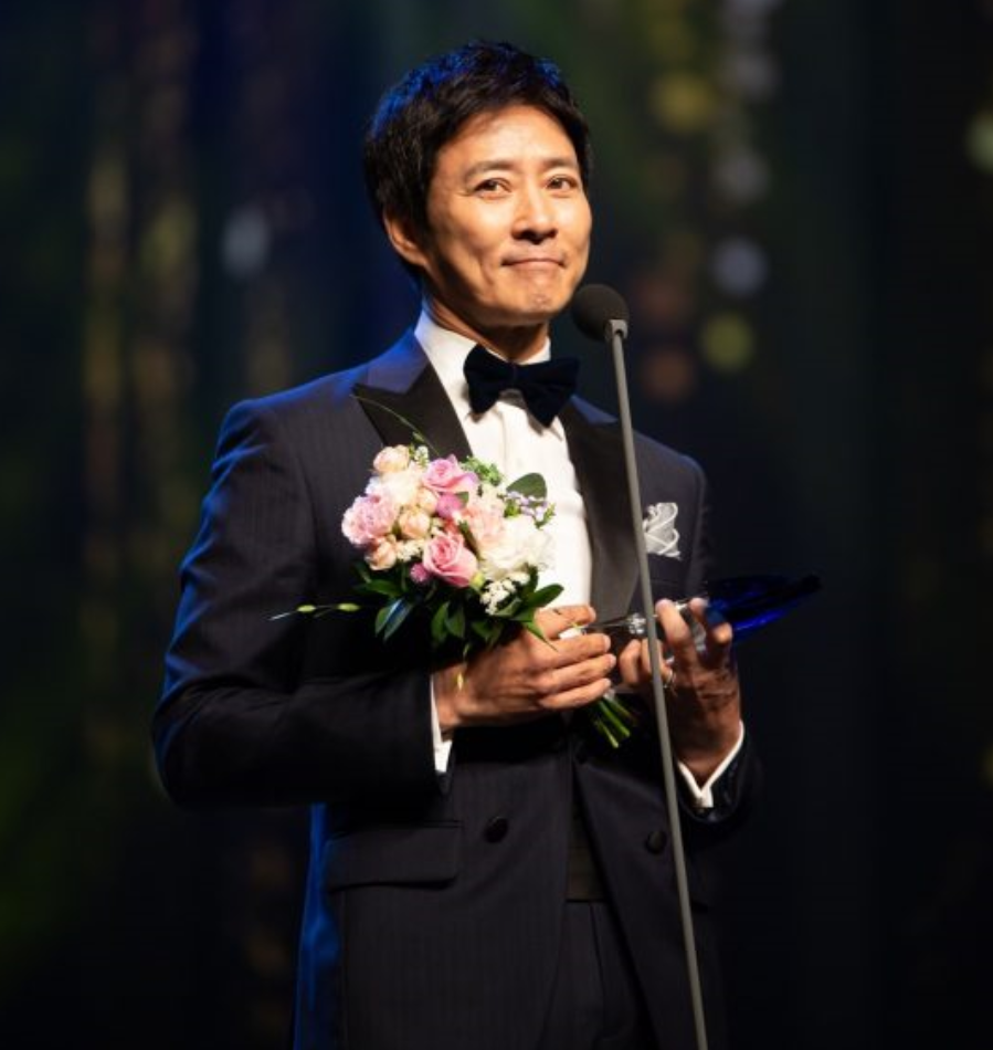 崔秀钟出道前被迫露宿街头的韩国国民演员