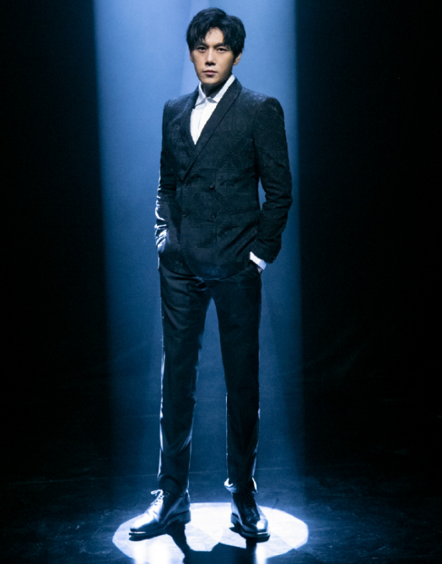 靠隐秘的角落翻红41岁秦昊成功逆袭终不再只是伊能静老公