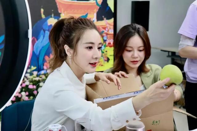 现在直播带货才是大势吗?