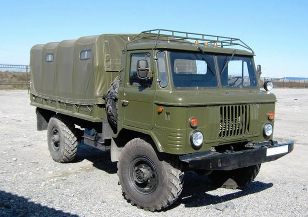 俄军甩卖军用越野车保存完整只卖6000美元一个月全部卖光