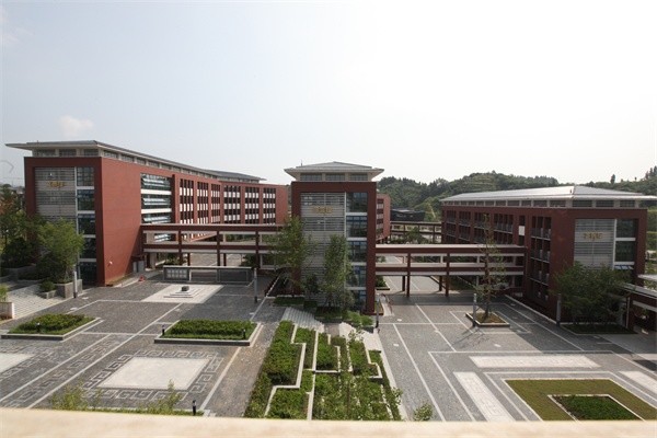 宜昌"王炸级"的4所高中,学霸才有"入选资格",有你的母校吗