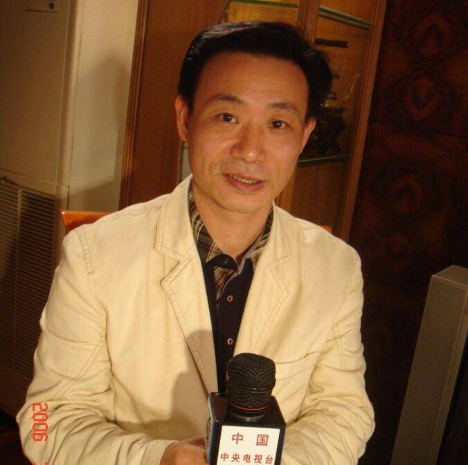 "国家一级导演"涉嫌诈骗,骗取多人数百万,如今携款潜逃被追捕