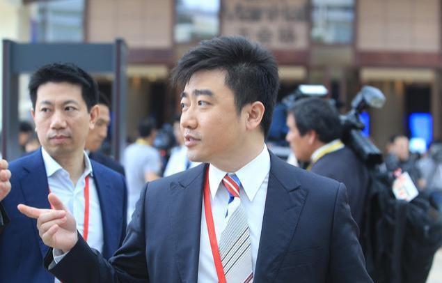 央视"主持人"芮成钢入狱记_腾讯新闻