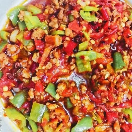 好吃不腻,幸福感倍升,美好的一天就这样开始~ 三椒肉末 细小的肉末裹