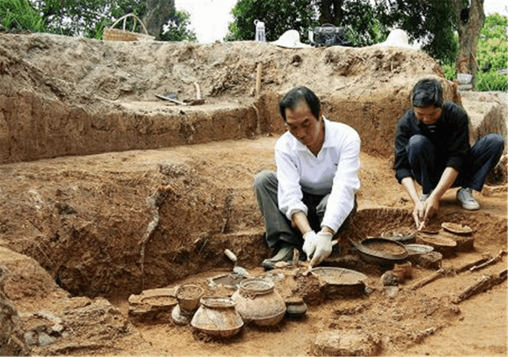 這古墓每平方米密集180件珍寶考古人員每步都要小心走