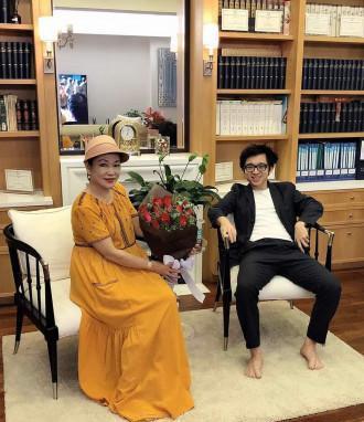 林作是香港楼王的儿子,母亲王燕妮身家丰厚,从小就被送入英国哈罗公学