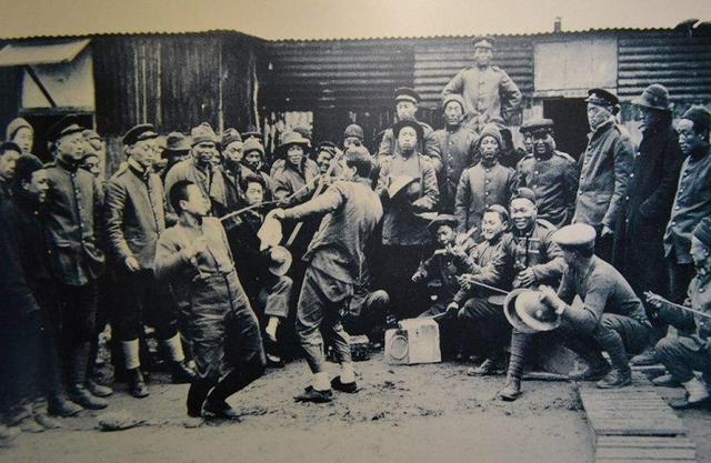 十几万华工被骗出国做苦力,想不到等待他们的还有法国女郎_腾讯新闻