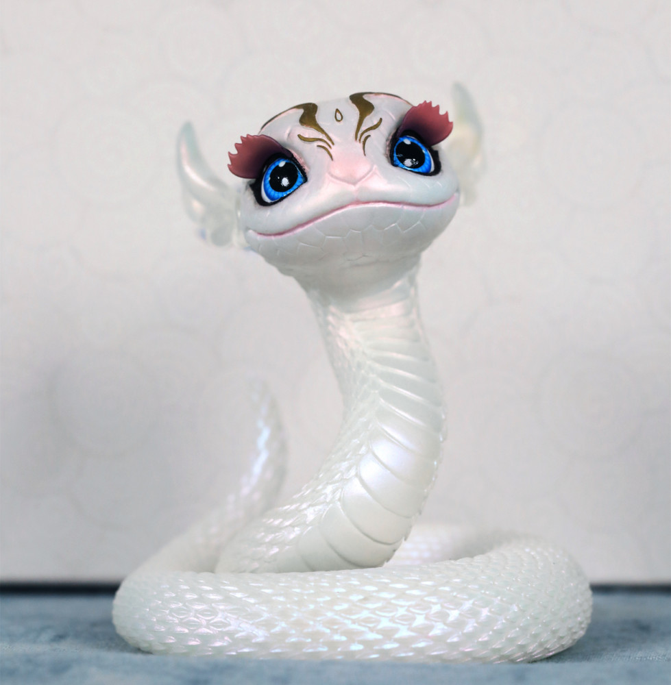 美杜莎七彩吞天蟒手办开卖网友第四季都不更新还想卖手办